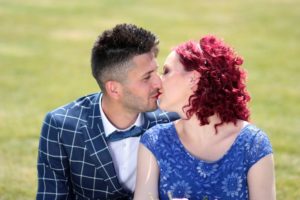 how to kiss a man review